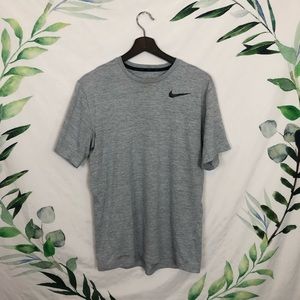 Nike Men’s Silver Dri-Fit Short Sleeve Tee Medium